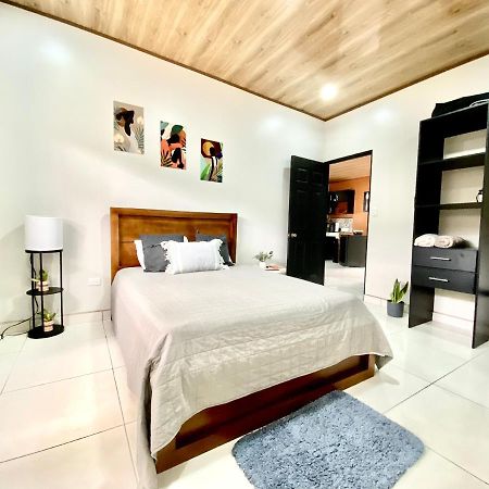 Orange Apartment 5 Min Aeropuerto Juan Santamaria 阿拉胡埃拉 外观 照片
